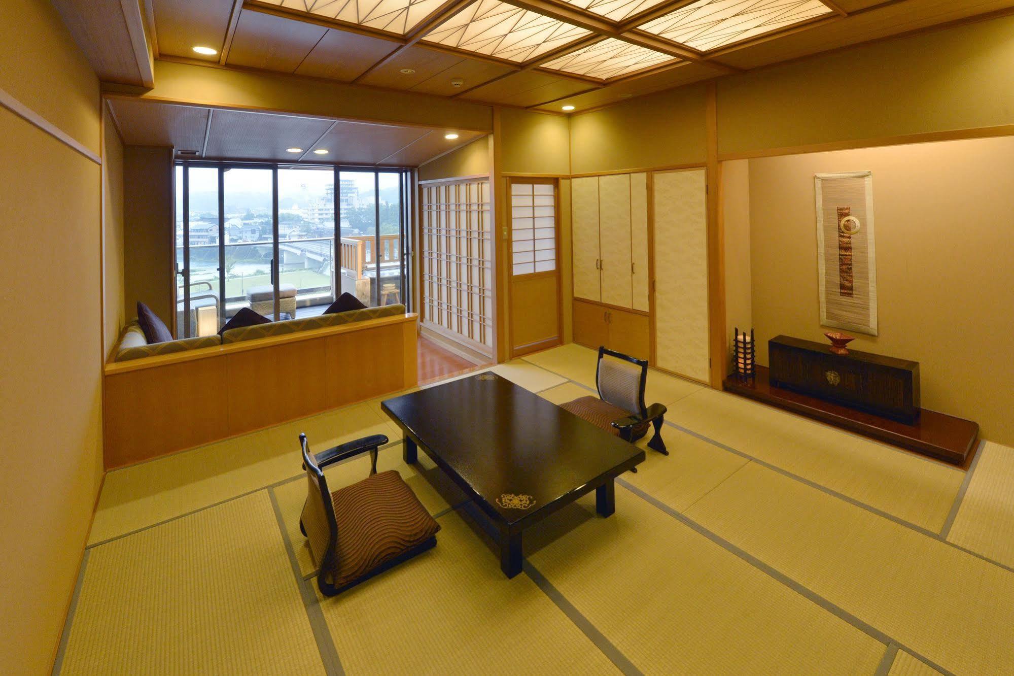 Ryokan Ayu No Sato Hitoyoshi Exterior photo